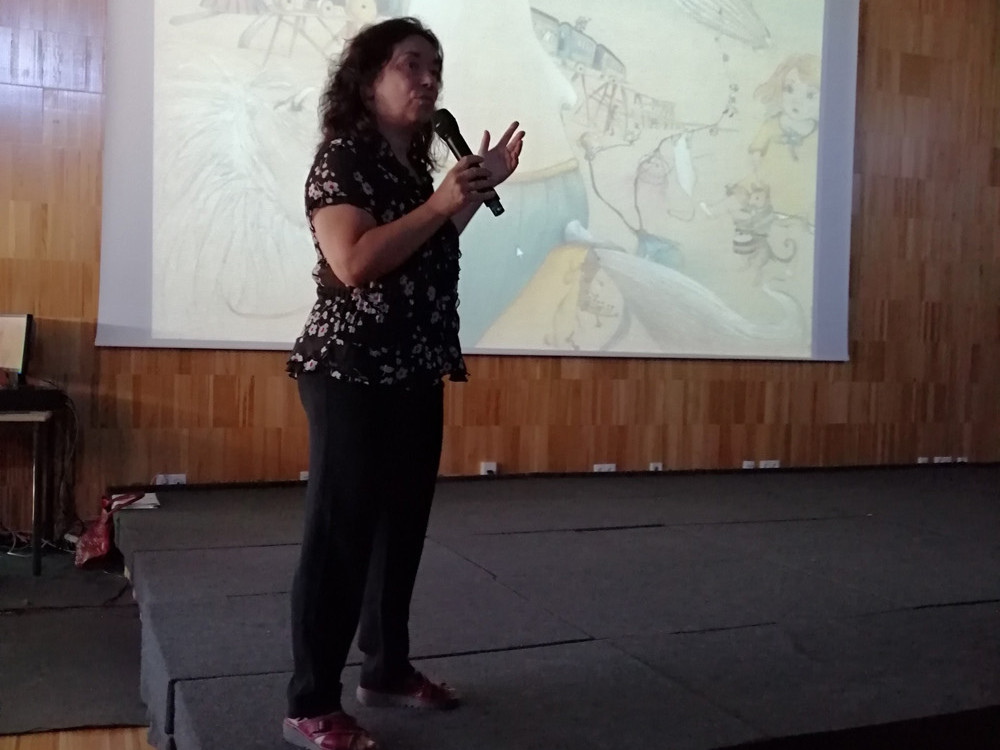 Palestra_com_a_Ilustradora_Olga_Neves_no_dia_28_de_Maio_08