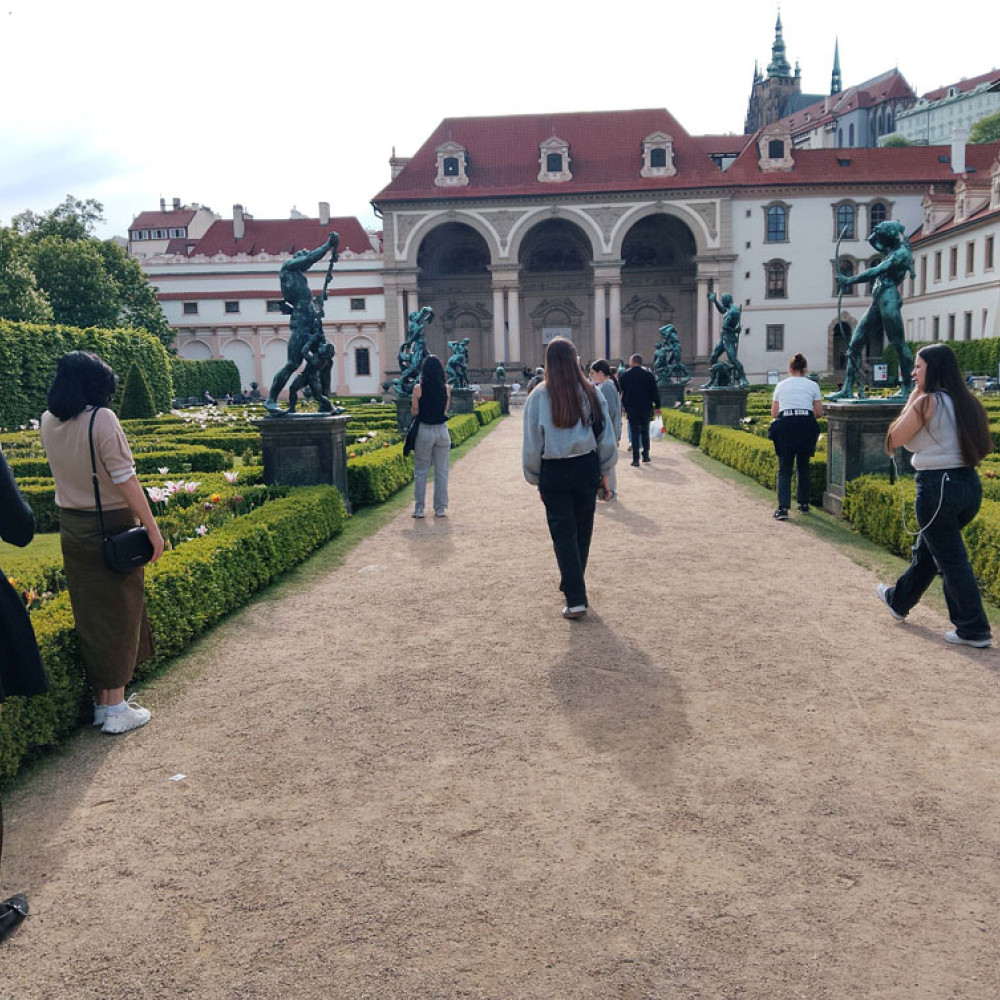 Mobilidade-Erasmus-em-Praga-Chéquia-job-shadowing-e-acompanhamento-de-alunas-3º-TAE-03
