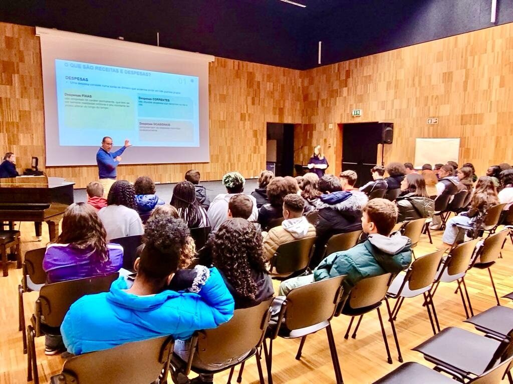 Literacia Financeira 8