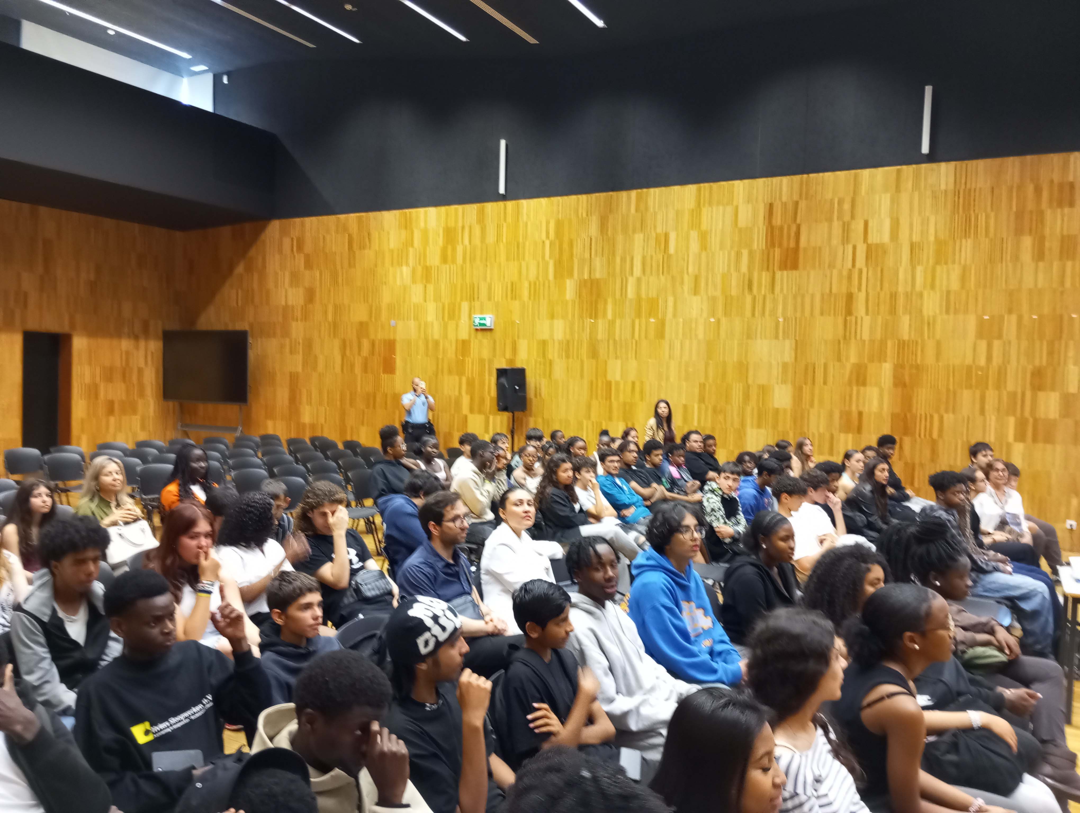 08 9B 9D 9G 9H terceiro agente profDiogoFernandes Fabiola MargaridaVitorino CristinaNovo HelenaValente